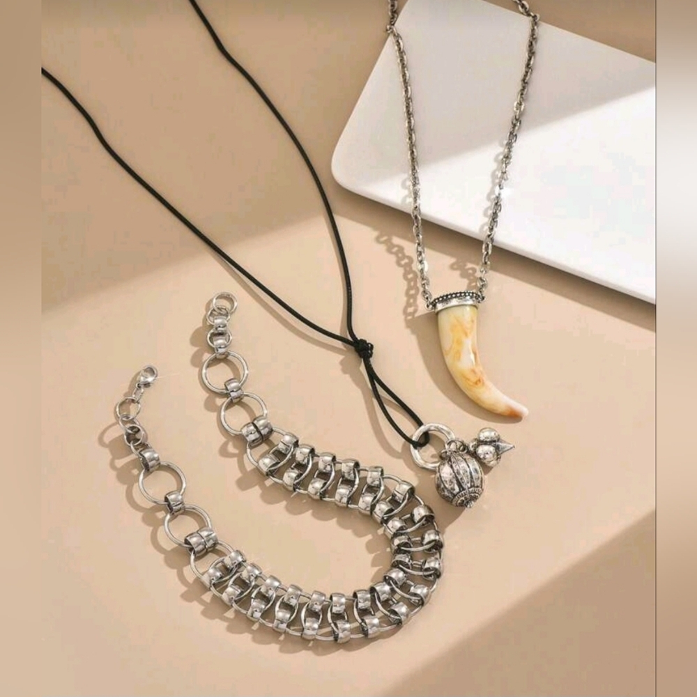 NWT Multilayer Stacked Link Choker Animal Horn & Leather Pendant Silver Necklace - Picture 10 of 15